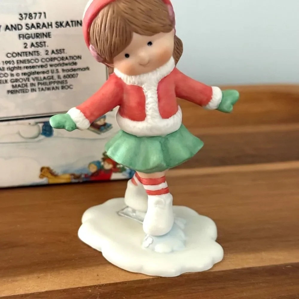 Enesco Country Cousins Sarah And Polly Ice Skating
